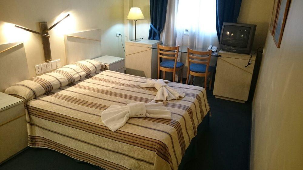 Up Congreso Hotel Буенос Айрес Екстериор снимка